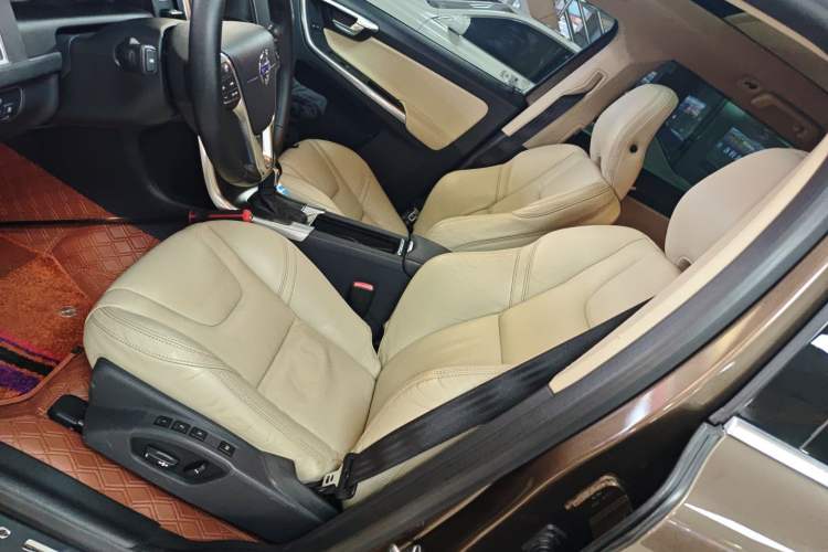 Used Volvo XC60 2014 T5 Zhiya Edition Left Front Seat