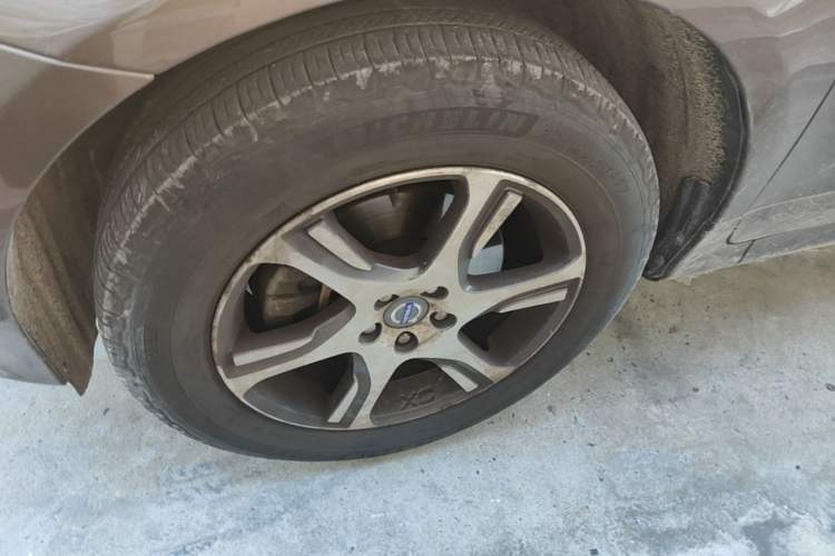Used Volvo XC60 2014 T5 Zhiyi Edition Left Front Wheel Hub