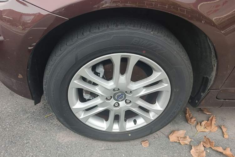 Used Volvo XC60 2014 T5 Zhiyi Edition Left Front Wheel Hub