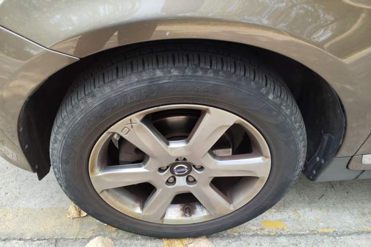 Used Volvo XC60 2014 T6 Smart Edition Left Front Wheel Hub