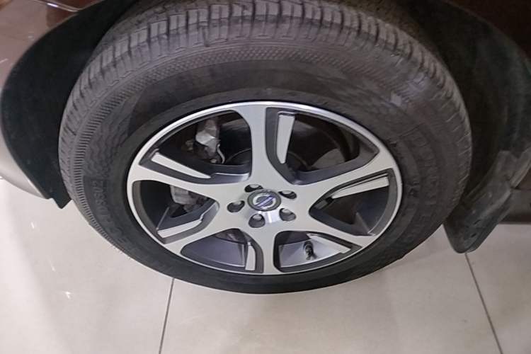 Used Volvo XC60 2014 Restyled T5 Zhiya Edition Left Front Wheel Hub