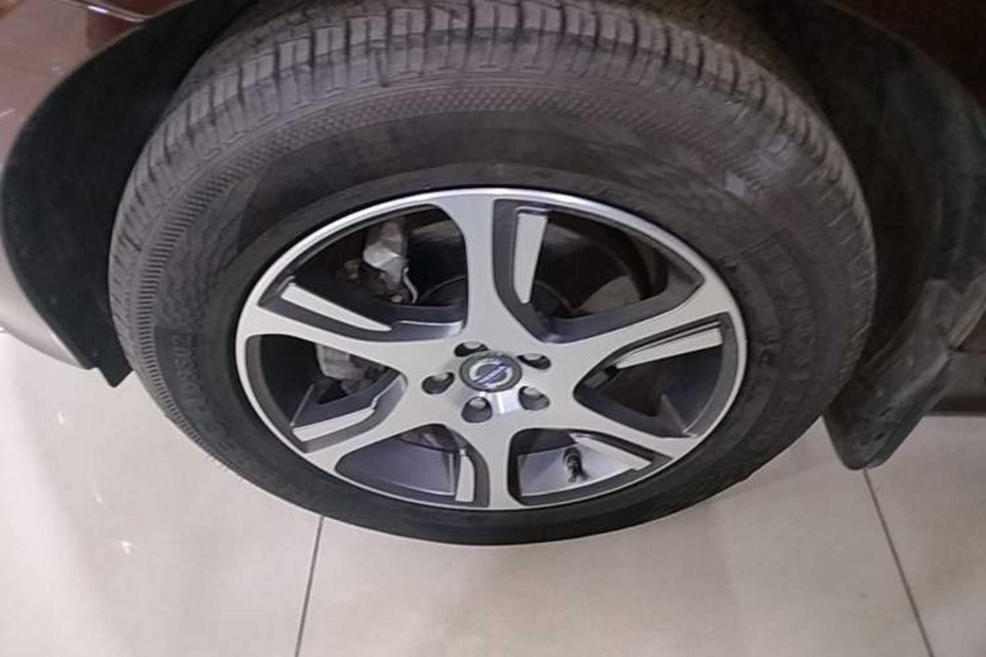 Used Volvo XC60 2014 Restyled T5 Zhiya Edition Left Front Wheel Hub