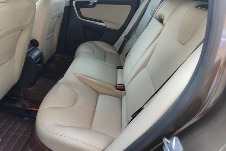Used Volvo XC60 2014 T5 Zhiyi Edition Left Rear Seat
