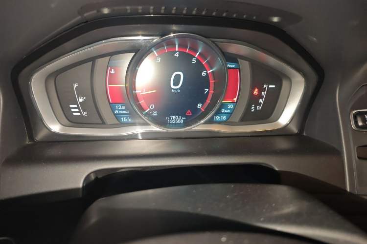 Used Volvo XC60 2014 Restyled T5 Zhiya Edition Odometer Close Up