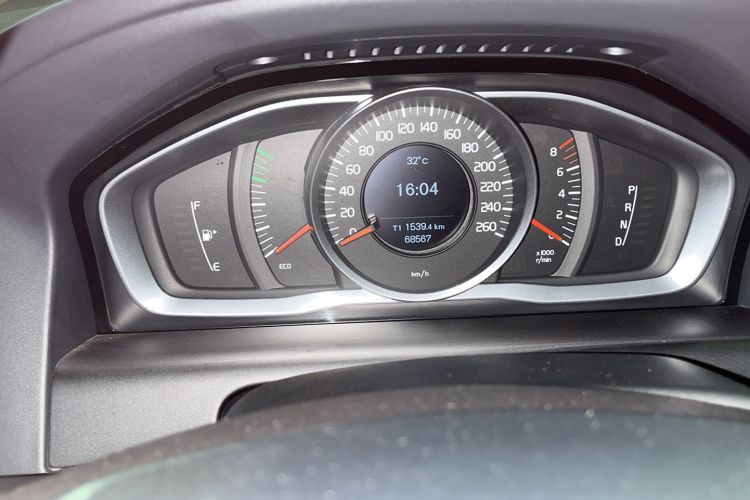 Used Volvo XC60 2014 T5 Zhiyi Edition Odometer Close Up
