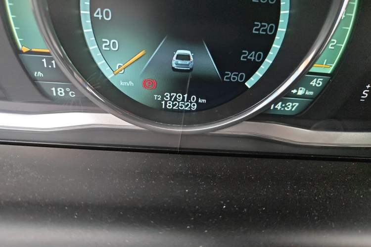 Used Volvo XC60 2014 T5 Zhiya Edition Odometer Close Up