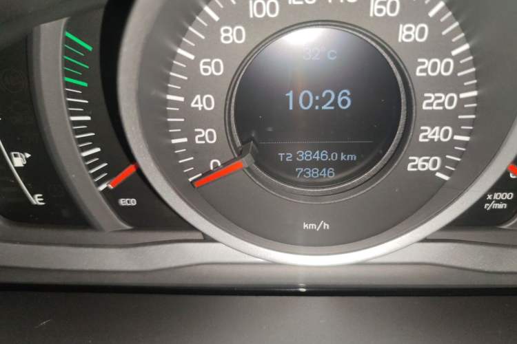 Used Volvo XC60 2014 T5 Zhiyi Edition Odometer Close Up