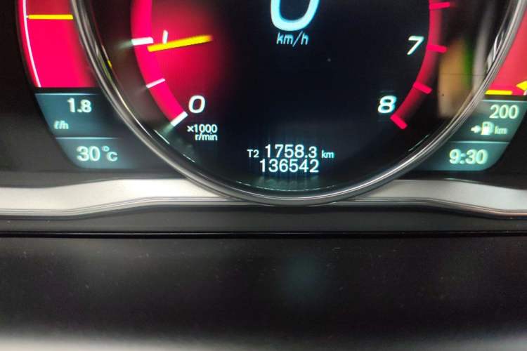 Used Volvo XC60 2014 T5 Zhiya Edition Odometer Close Up