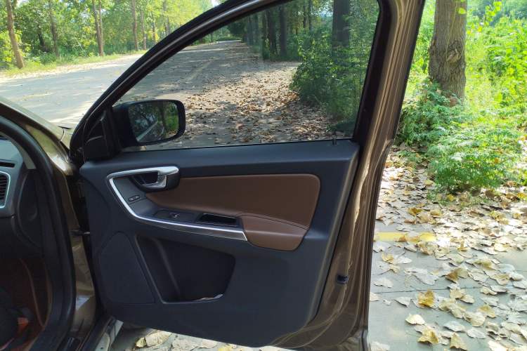 Used Volvo XC60 2014 T6 Smart Edition Right Front Door Interior