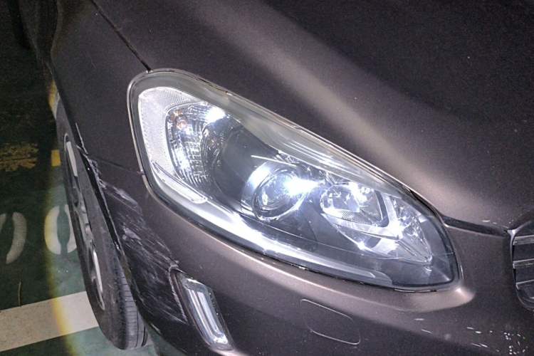 Used Volvo XC60 2014 T5 Zhiyi Edition Right Front Headlight