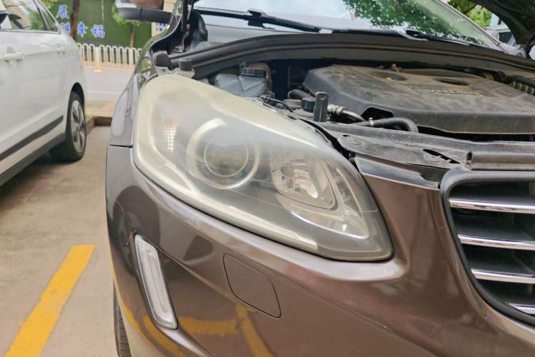Used Volvo XC60 2014 T5 Zhiya Edition Right Front Headlight
