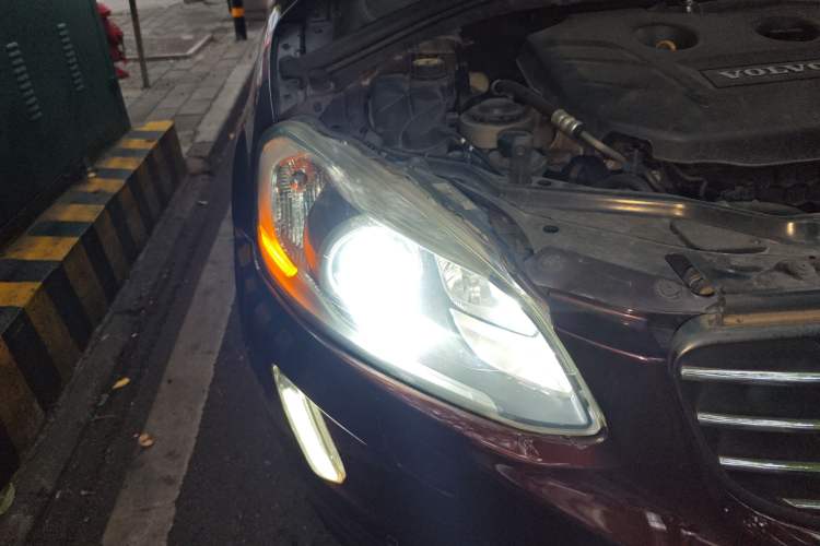 Used Volvo XC60 2014 T5 Zhiyi Edition Right Front Headlight
