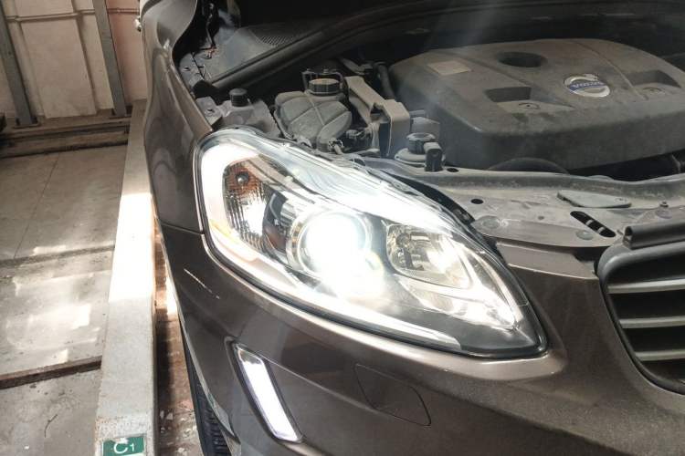 Used Volvo XC60 2014 Restyled T5 Zhiya Edition Right Front Headlight