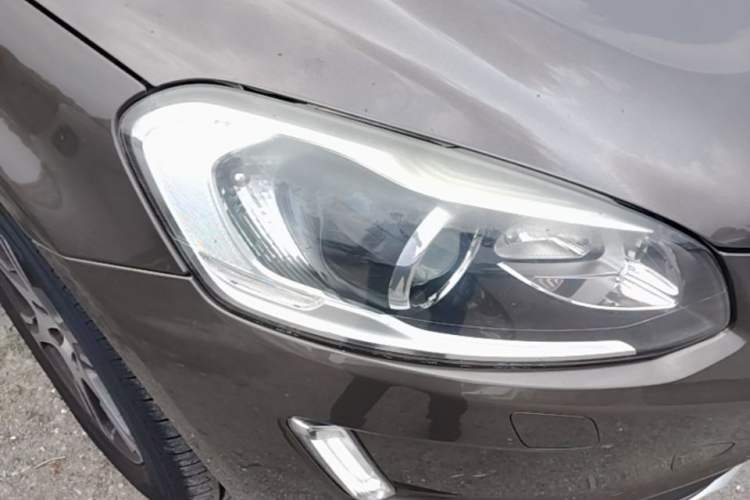 Used Volvo XC60 2014 T5 Zhiyi Edition Right Front Headlight