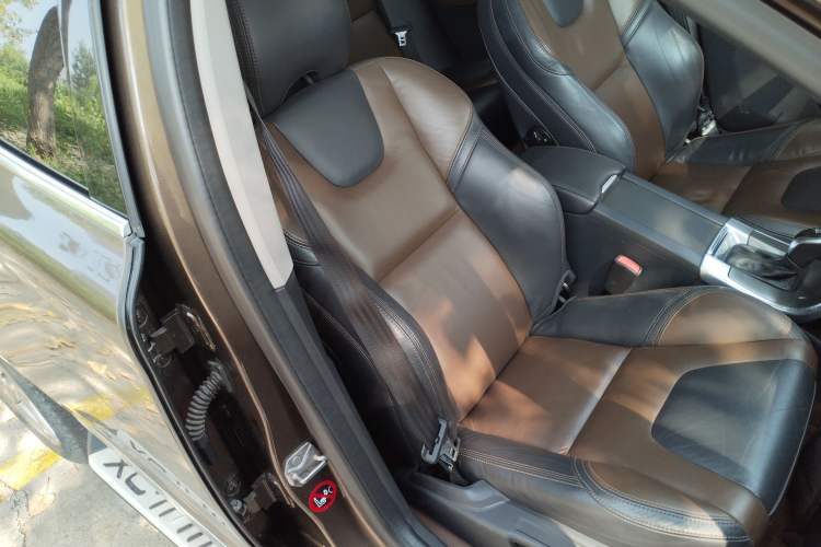 Used Volvo XC60 2014 T6 Smart Edition Right Front Seat