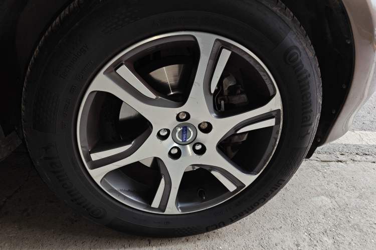 Used Volvo XC60 2014 T5 Zhiya Edition Right Front Wheel Hub