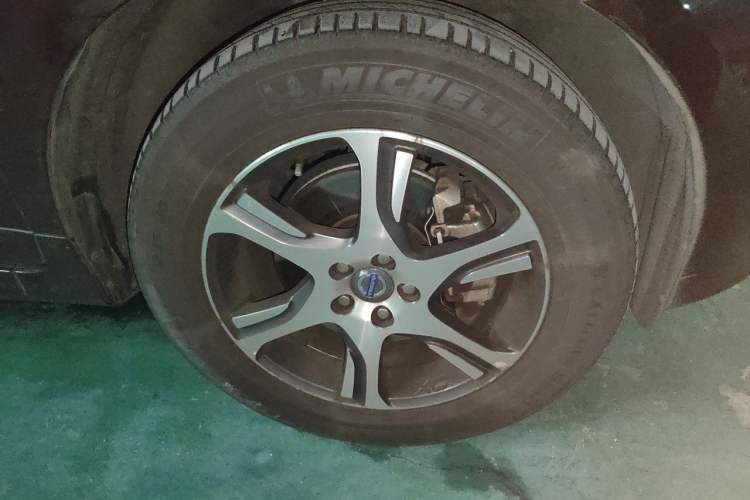 Used Volvo XC60 2014 T5 Zhiyi Edition Right Front Wheel Hub