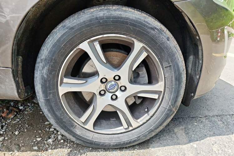 Used Volvo XC60 2014 T5 Zhiyi Edition Right Front Wheel Hub