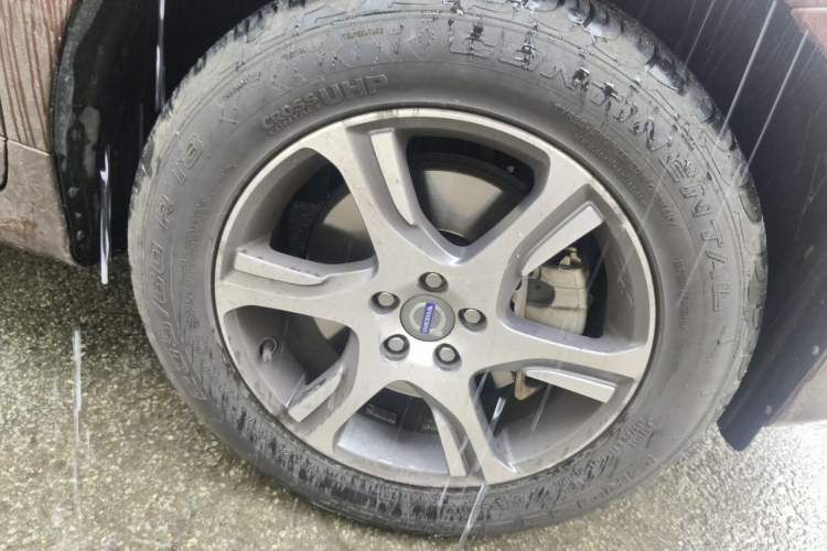 Used Volvo XC60 2014 T5 Zhiyi Edition Right Front Wheel Hub