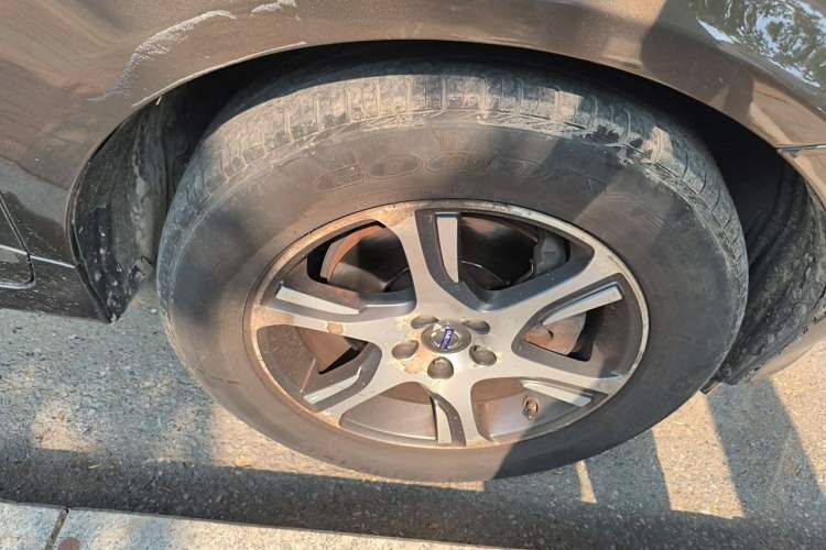 Used Volvo XC60 2014 T5 Zhiyi Edition Right Front Wheel Hub