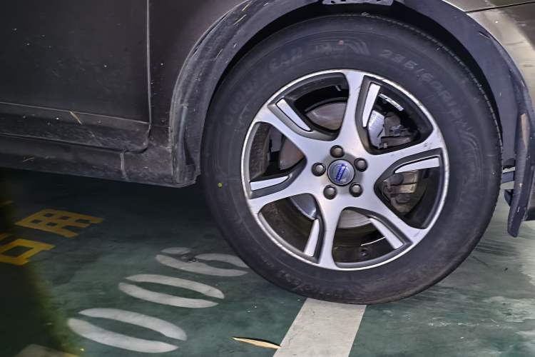 Used Volvo XC60 2014 T5 Zhiyi Edition Right Front Wheel Hub