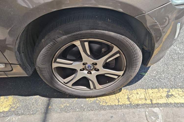 Used Volvo XC60 2014 Restyled T5 Zhiya Edition Right Front Wheel Hub