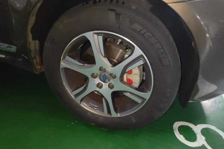 Used Volvo XC60 2014 T5 Zhiyi Edition Right Front Wheel Hub