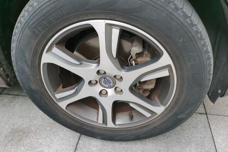 Used Volvo XC60 2014 Restyled T5 Zhiya Edition Right Front Wheel Hub