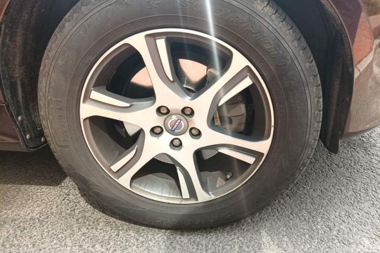 Used Volvo XC60 2014 T5 Zhiyi Edition Right Front Wheel Hub