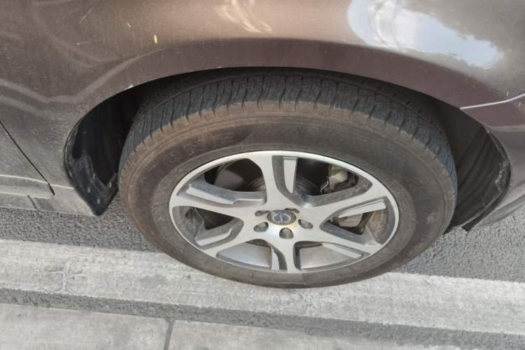 Used Volvo XC60 2014 T5 Zhiyi Edition Right Front Wheel Hub