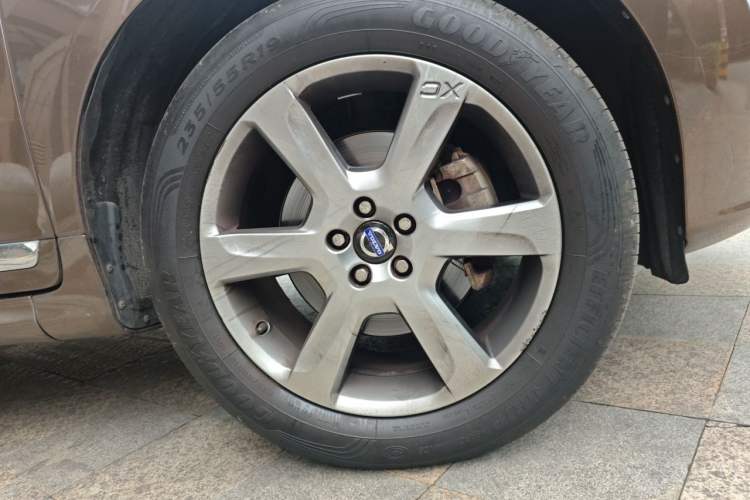 Used Volvo XC60 2014 T6 Zhiyi Edition Right Front Wheel Hub