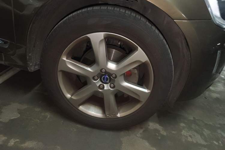 Used Volvo XC60 2014 T6 Zhiyi Edition Right Front Wheel Hub