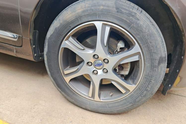 Used Volvo XC60 2014 T5 Zhiya Edition Right Front Wheel Hub