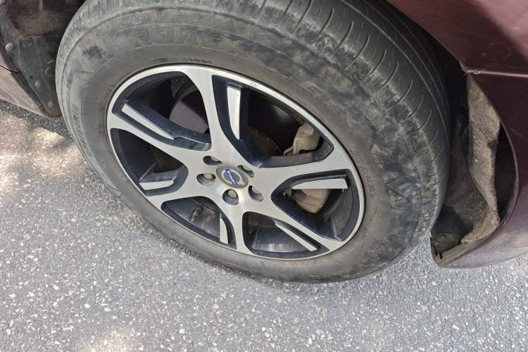 Used Volvo XC60 2014 Restyled T5 Zhiya Edition Right Front Wheel Hub