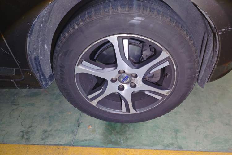 Used Volvo XC60 2014 T5 Zhiyi Edition Right Front Wheel Hub