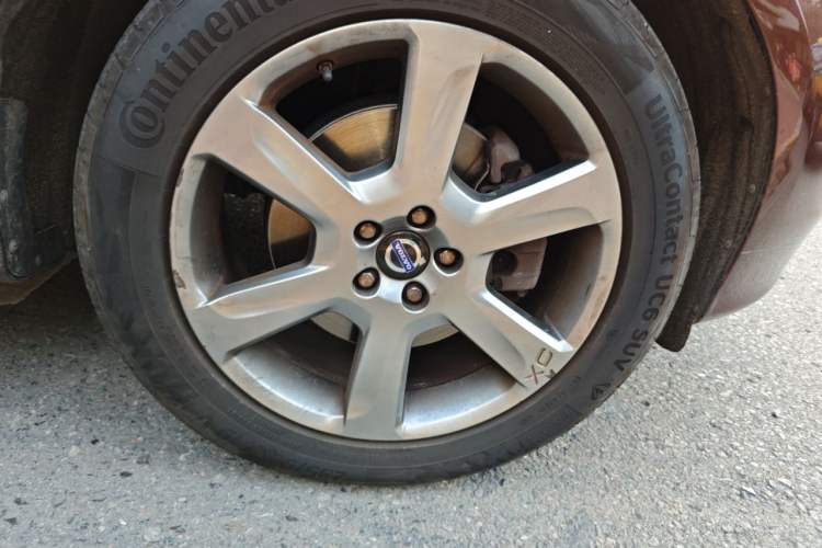 Used Volvo XC60 2014 T6 Zhiya Edition Right Front Wheel Hub