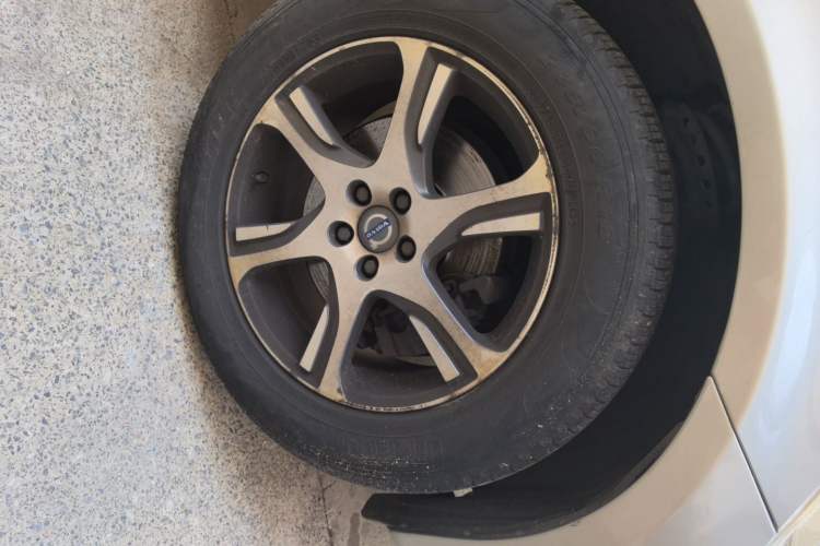 Used Volvo XC60 2014 T5 Zhiya Edition Right Front Wheel Hub