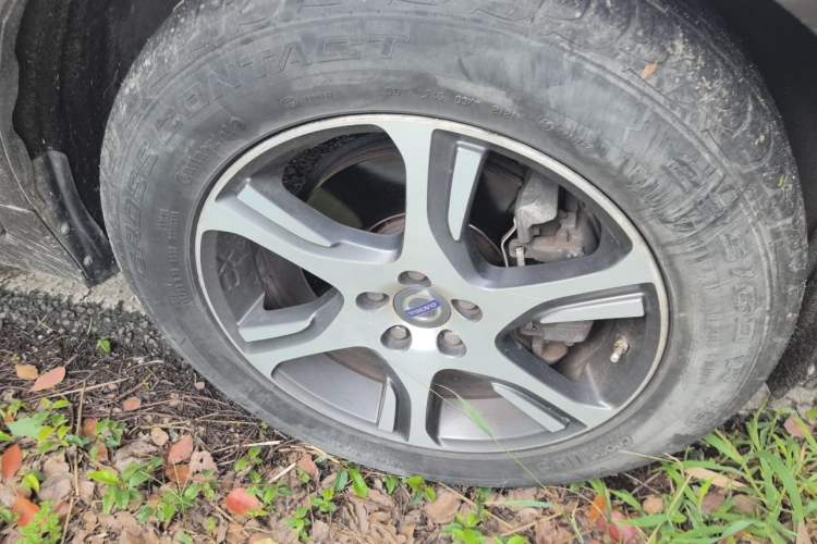 Used Volvo XC60 2014 Facelift T5 Zhiyi Edition Right Front Wheel Hub