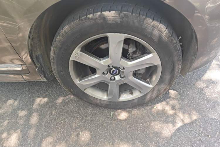 Used Volvo XC60 2014 T6 Zhiyi Edition Right Front Wheel Hub