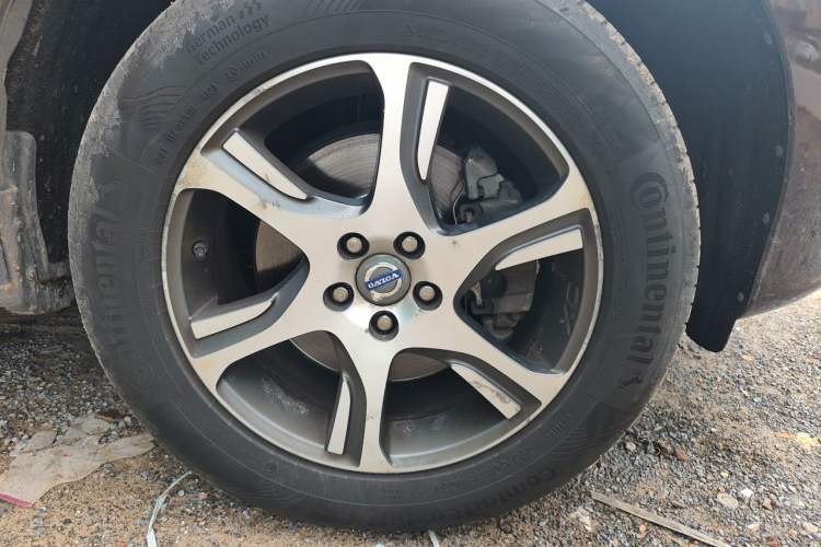 Used Volvo XC60 2014 T5 Zhiya Edition Right Front Wheel Hub