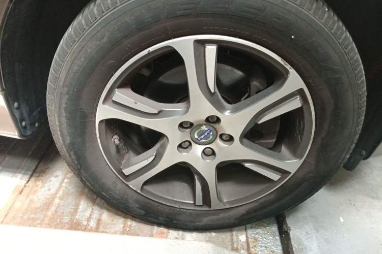 Used Volvo XC60 2014 Restyled T5 Zhiya Edition Right Front Wheel Hub