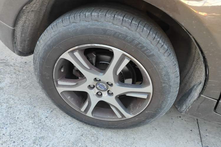 Used Volvo XC60 2014 T5 Zhiyi Edition Right Rear Wheel Hub