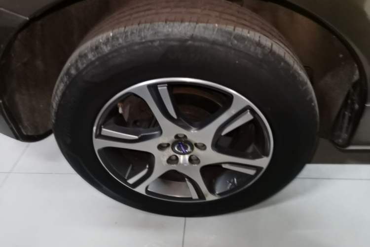 Used Volvo XC60 2014 T5 Zhiyi Edition Right Rear Wheel Hub