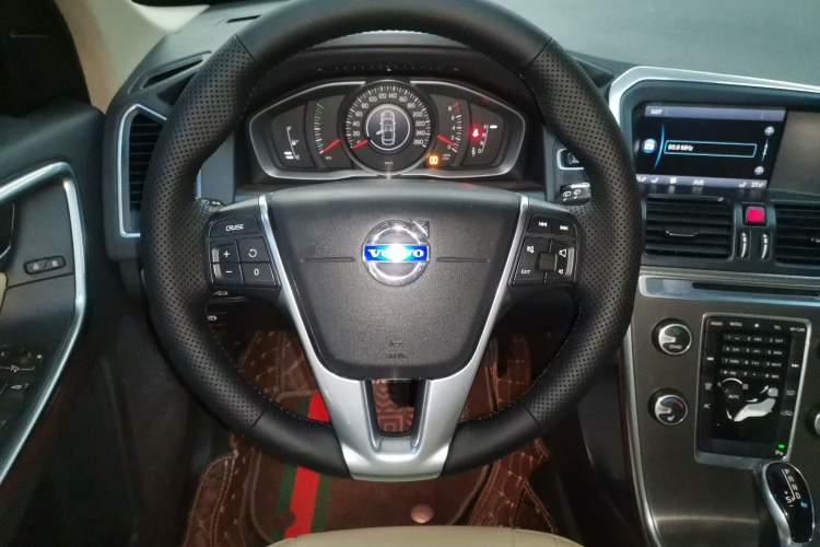 Used Volvo XC60 2014 T5 Zhiyi Edition Steering Wheel