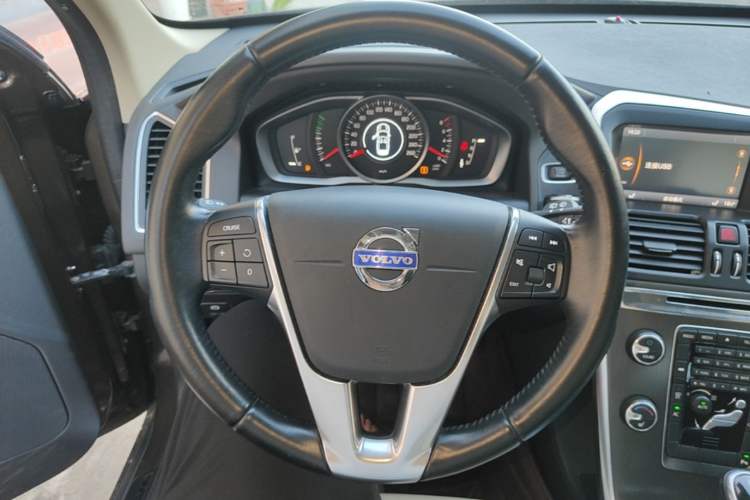 Used Volvo XC60 2014 T5 Zhiyi Edition Steering Wheel