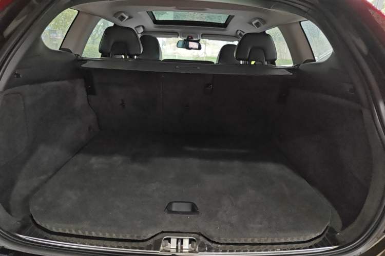 Used Volvo XC60 2014 T6 Zhiyi Edition Trunk