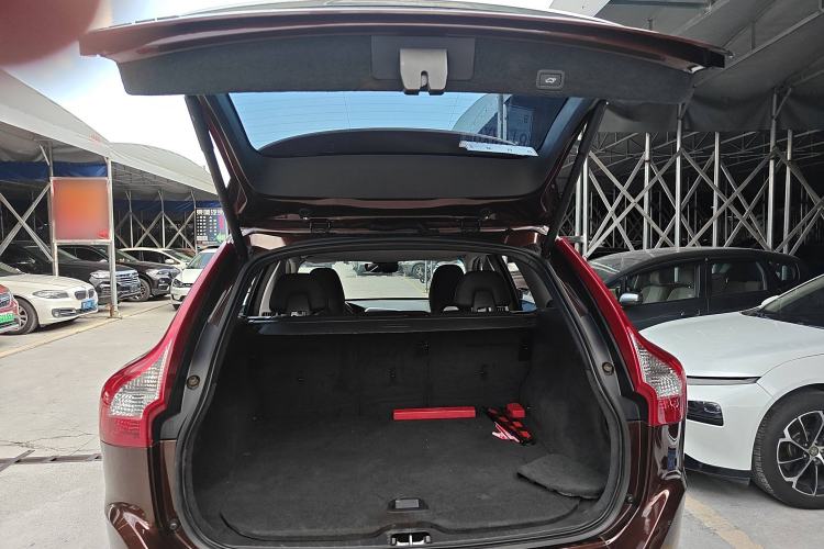 Used Volvo XC60 2014 T5 Zhiyi Edition Trunk