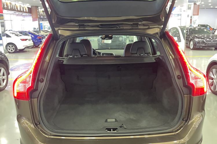 Used Volvo XC60 2014 T5 Zhiyi Edition Trunk