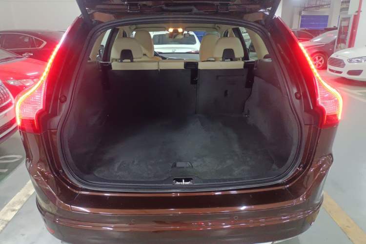 Used Volvo XC60 2014 T5 Zhiyi Edition Trunk