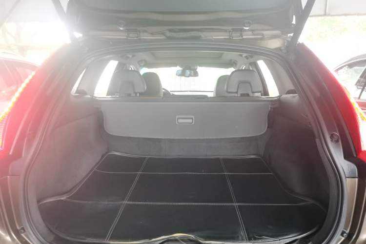 Used Volvo XC60 2014 T6 Zhiyi Edition Trunk